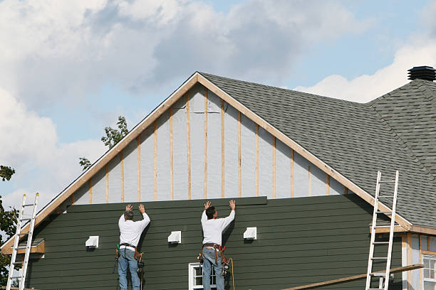 Professional Siding Installation technician working in Hermitage, PA